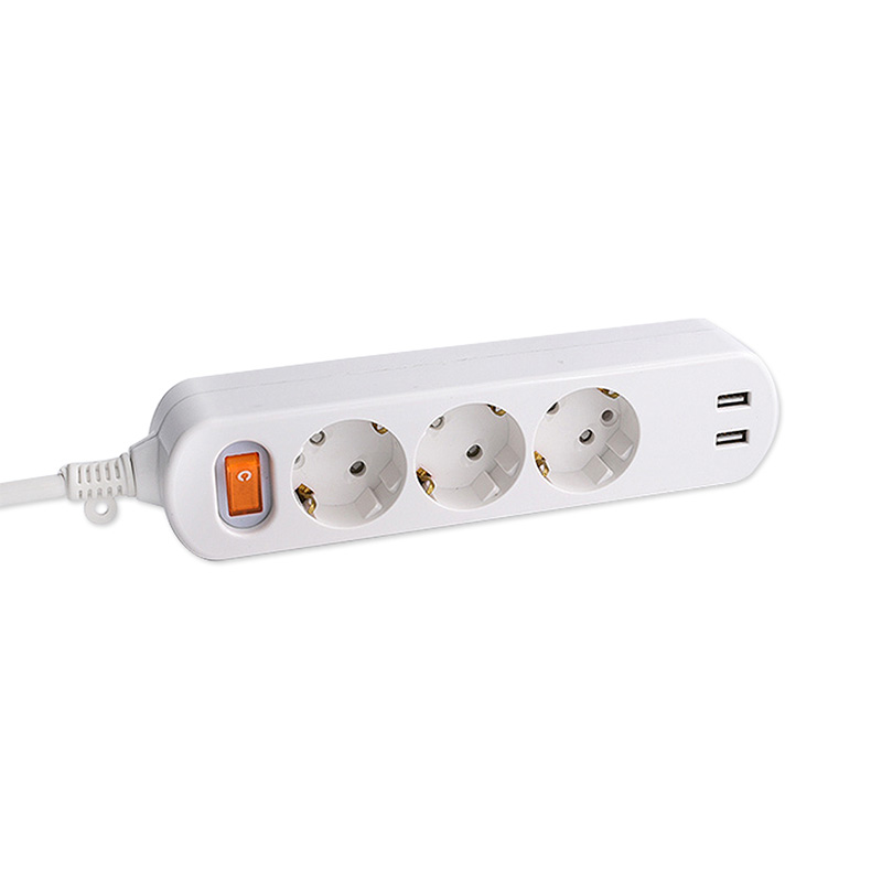 3 ổ cắm tiêu chuẩn EU với 2 cổng USB và 1 công tắc chính