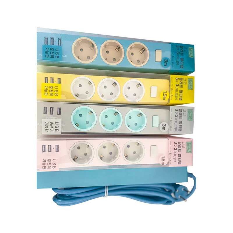 3 cửa hàng đầy màu sắc KC Ổ cắm tiêu chuẩn với 3 cổng USB và 1 công tắc chính